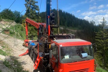 Seilkran TST 800 auf IVECO Trakker 6x6