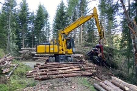 Baggerprozessor Komatsu PW200 mit WH60-1